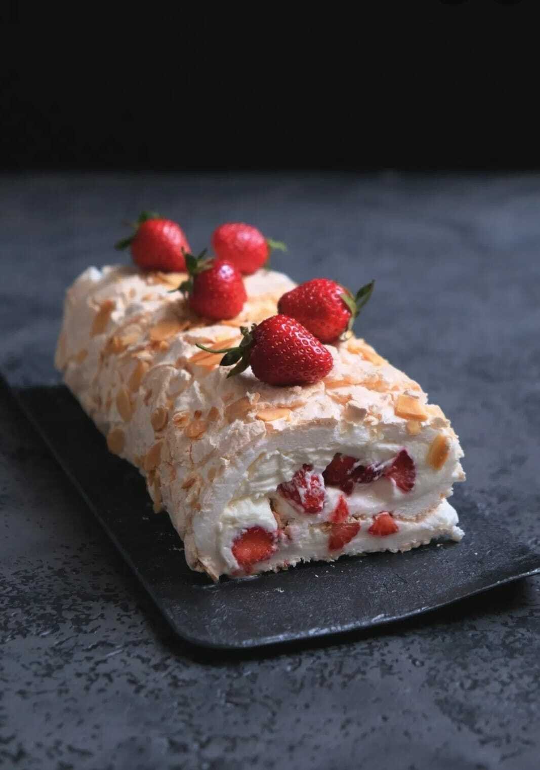 Меренговый рулет Буше
