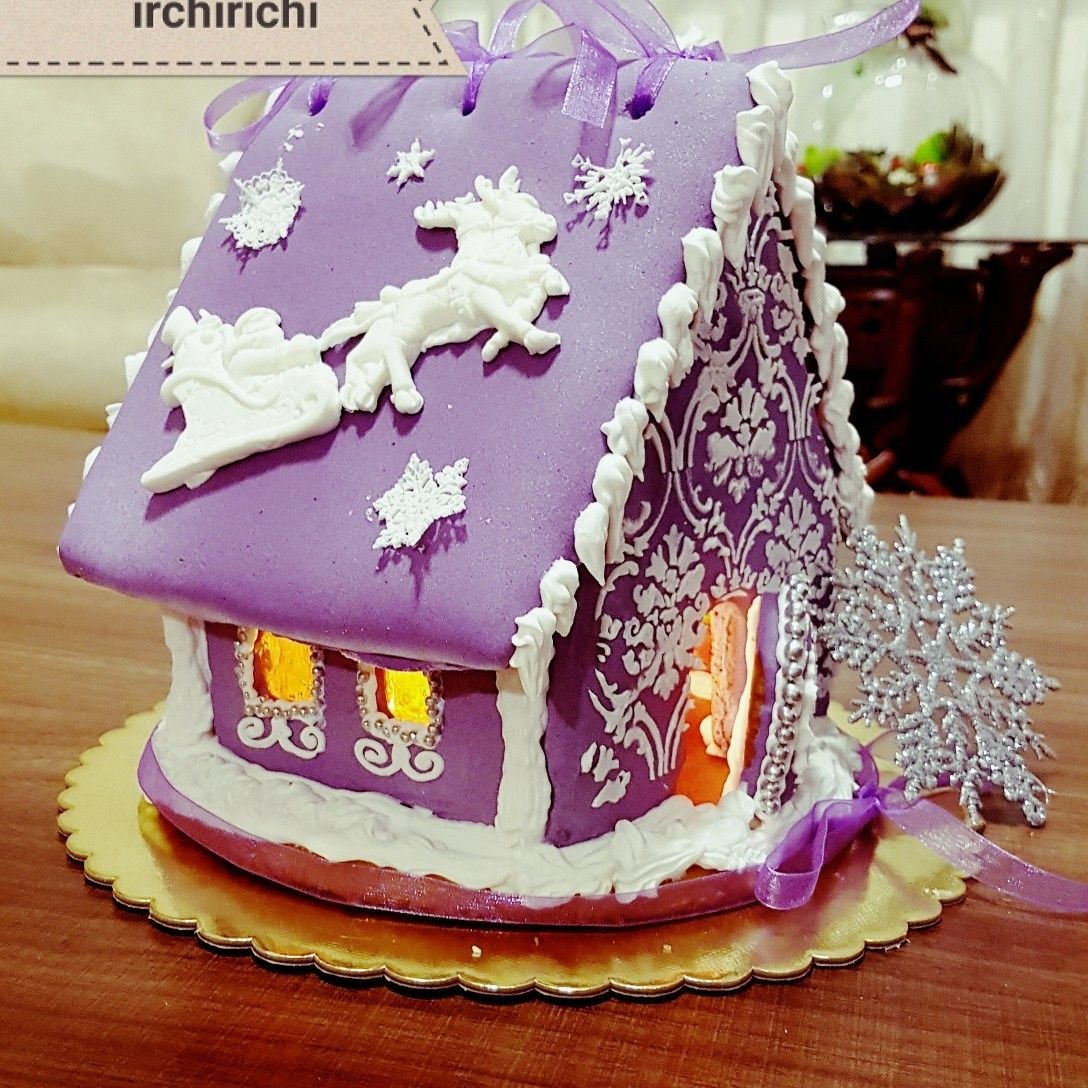 Торт с пряничным домиком