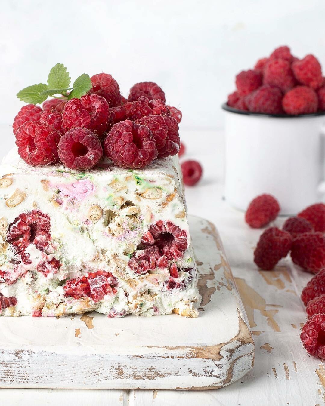 Капкейки с малиной и голубикой
