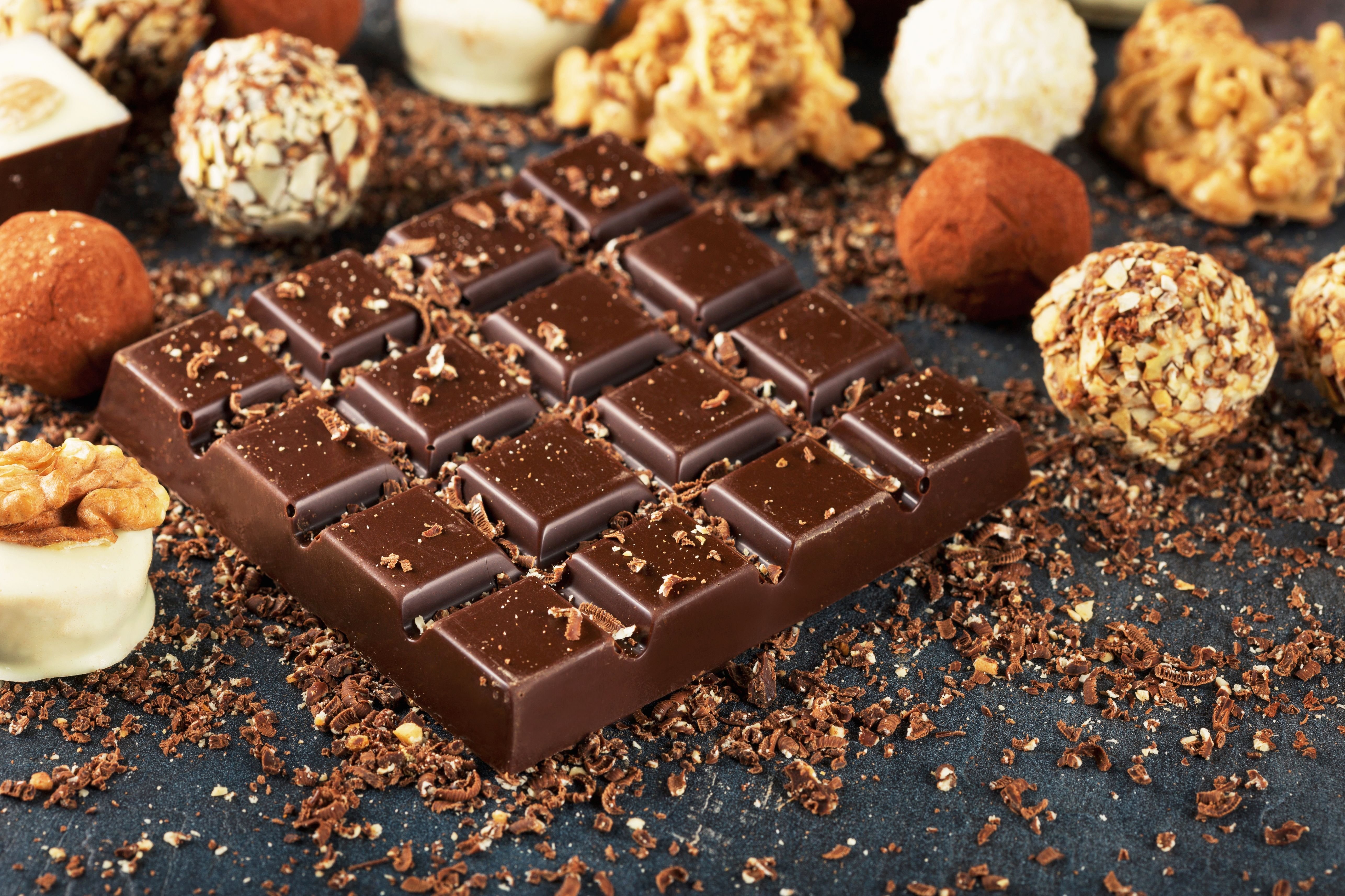 Слаще шоколада лучше шоколада. Чоколад Кэнди. Сладости. Сладости шоколад. Шоколадные конфеты.