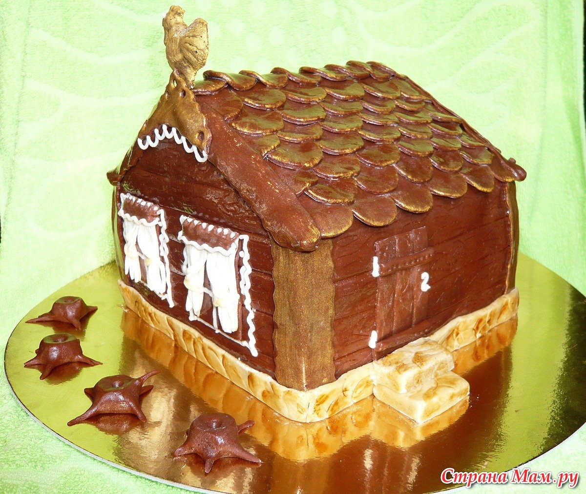 Домик из мастики