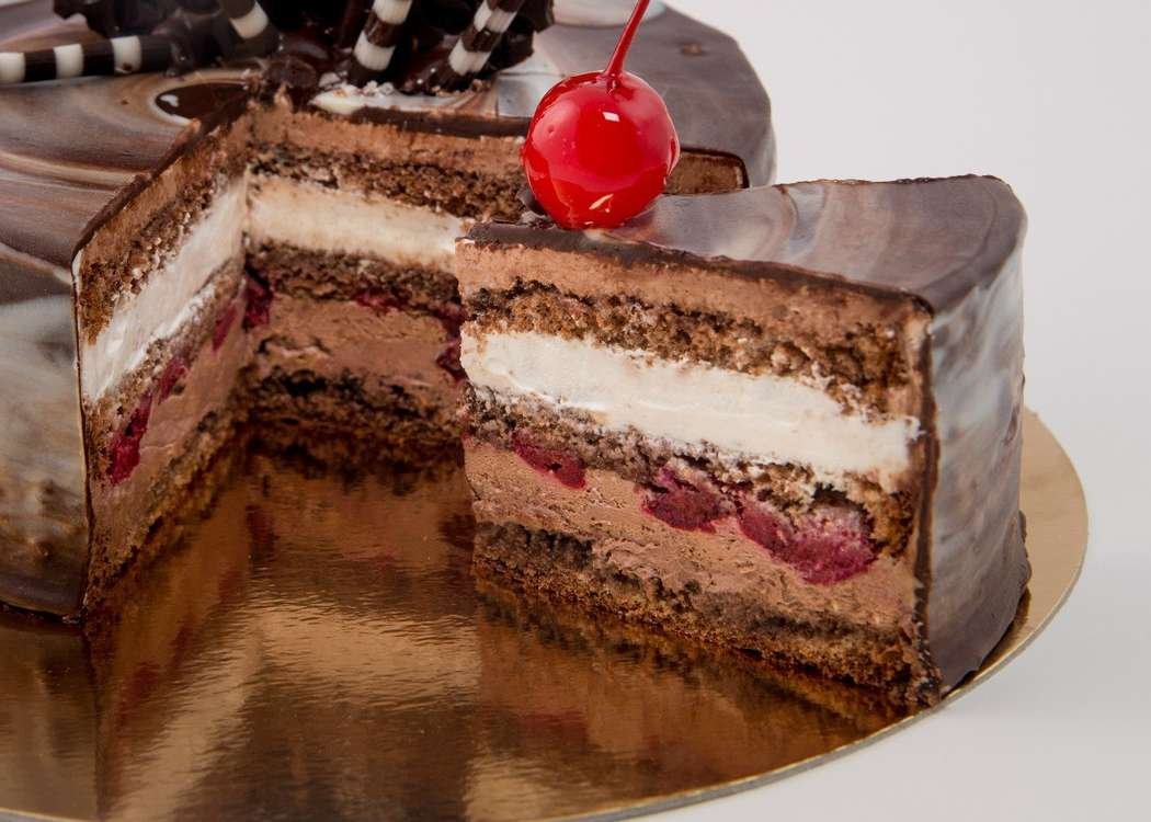 Торта "красный бархат" (Red Velvet).