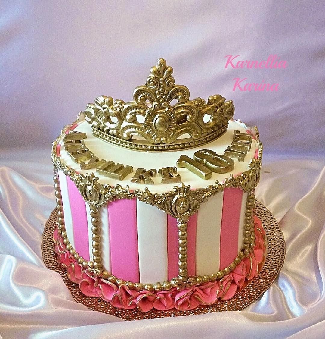 Корона из сахарной мастики