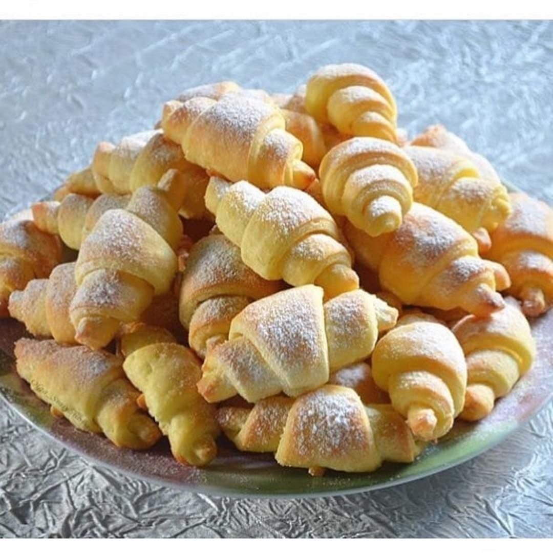 Рогалики с сухофруктами и орехами