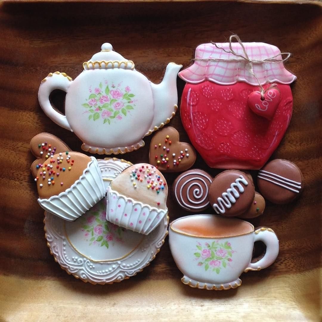 Расписное печенье клубника