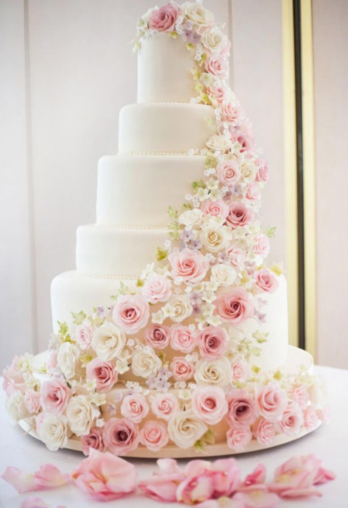 Красивые торты. Красивые Свадебные торты. Шикарный свадебный торт. Самые красивые Свадебные торты. Красивые Свадебные тарты.