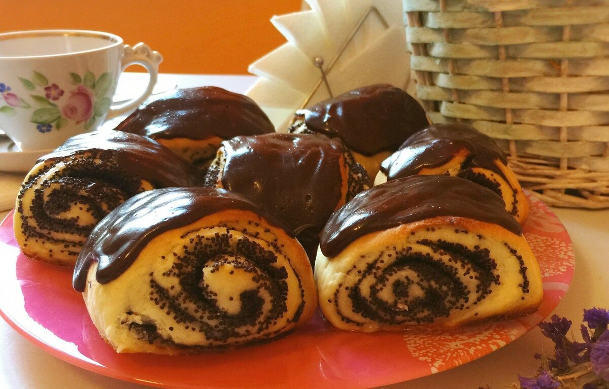 Булочка с маком