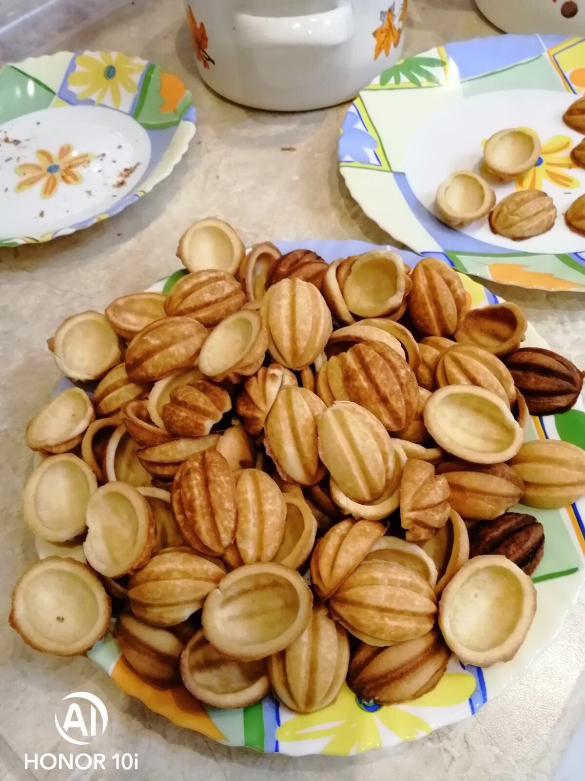 Орешки с вареной сгущенкой