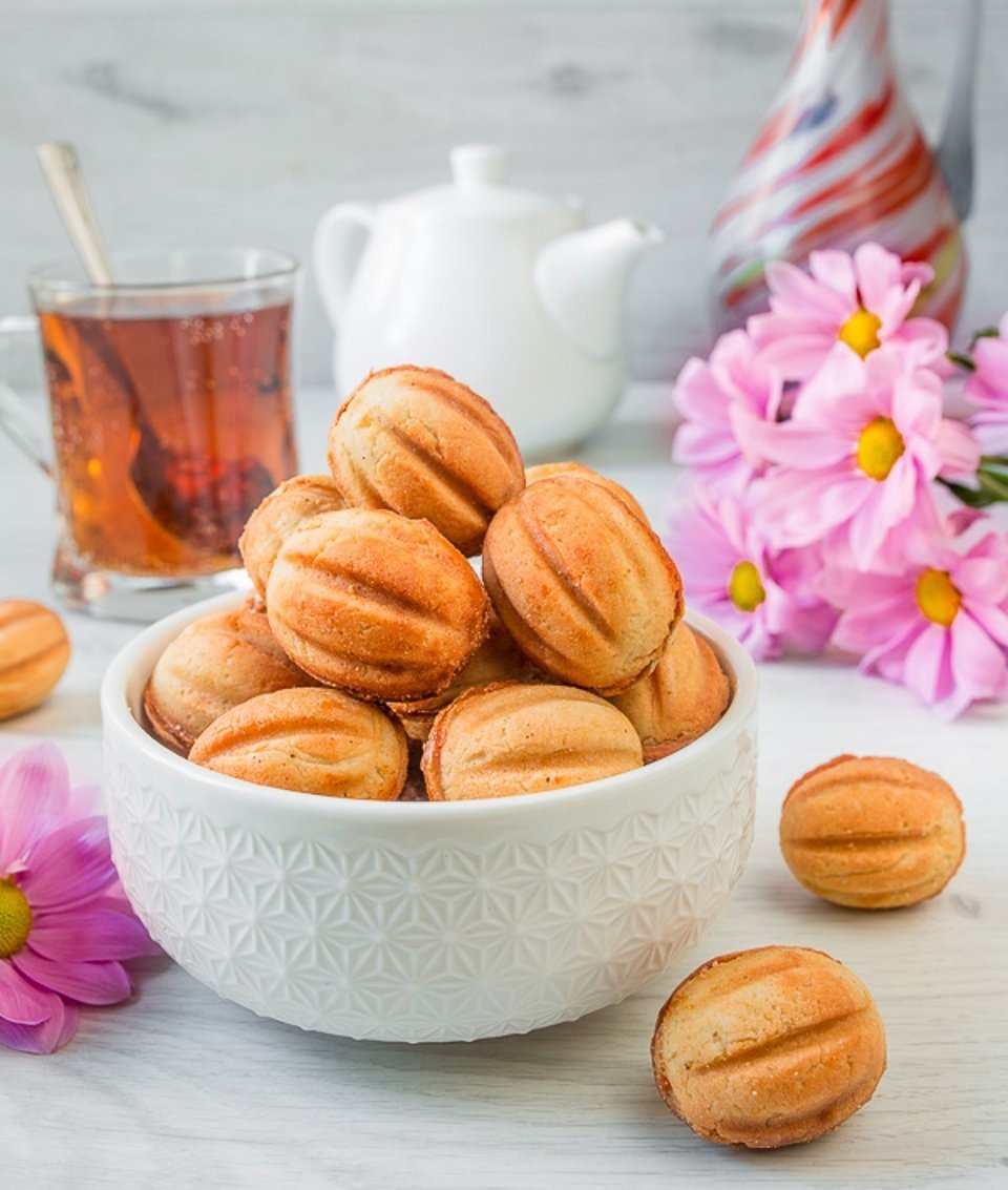 Сладкие орешки со сгущенкой