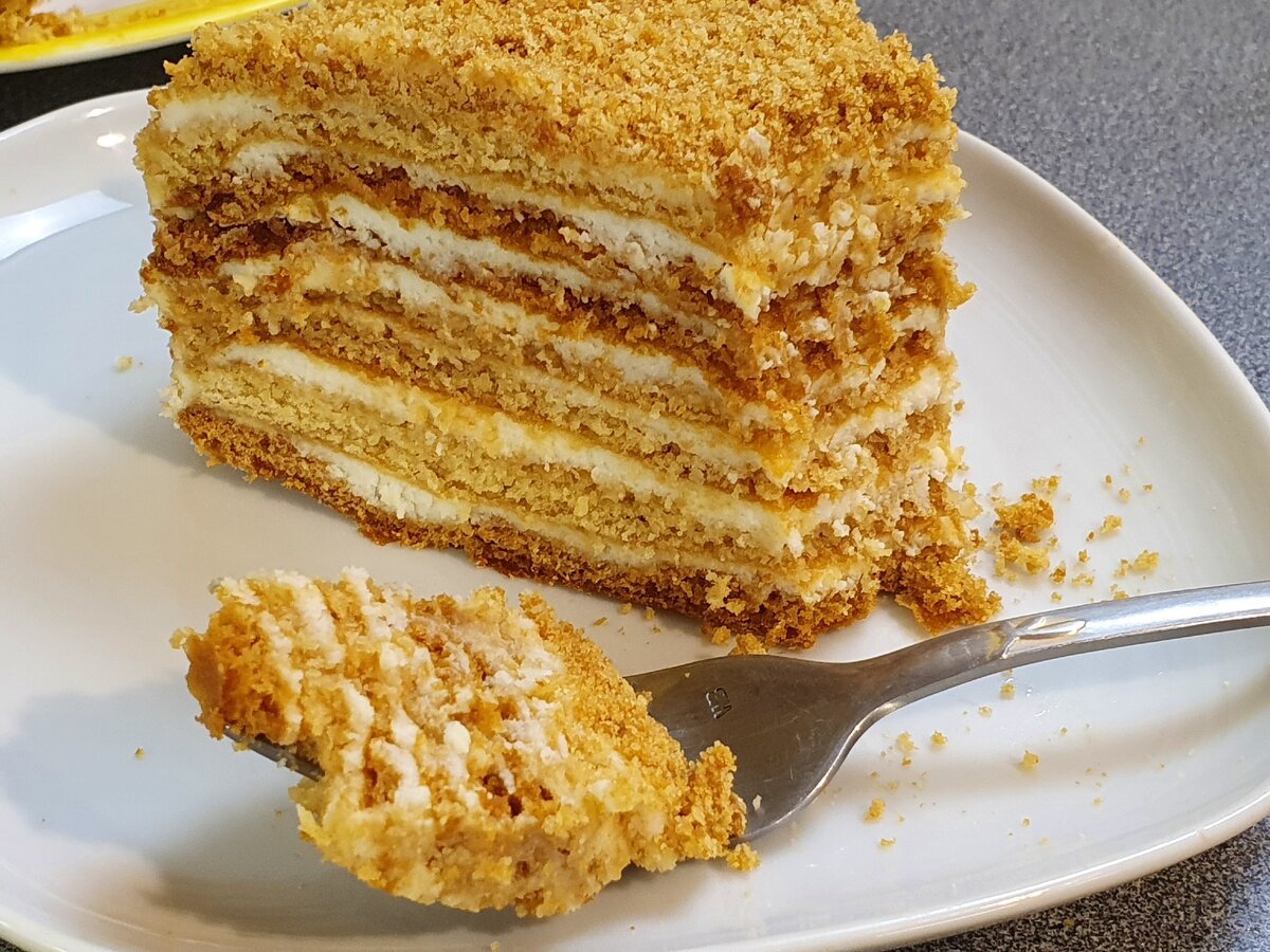 Нежный медовик с тонкими коржами