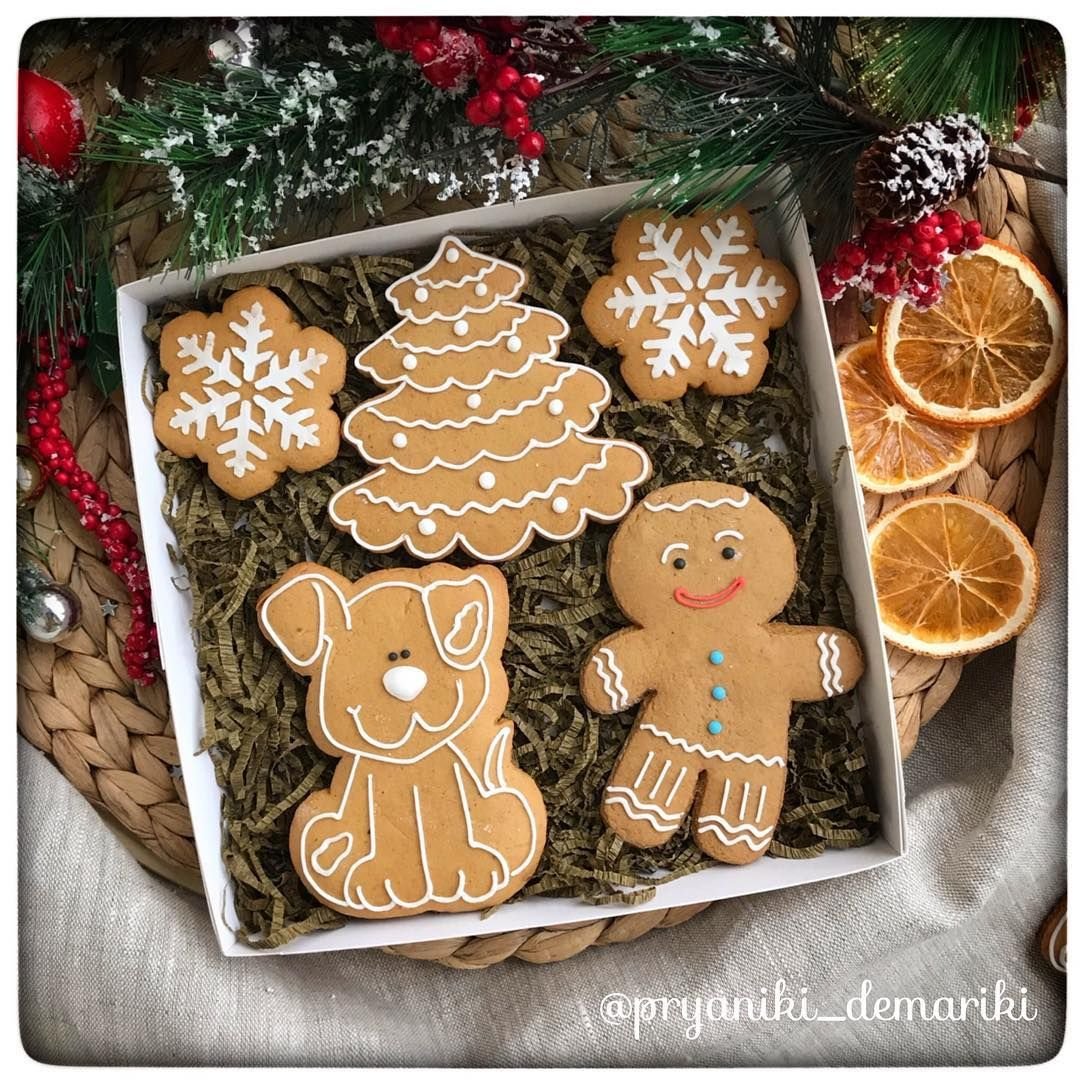 Имбирное печенье в коробке