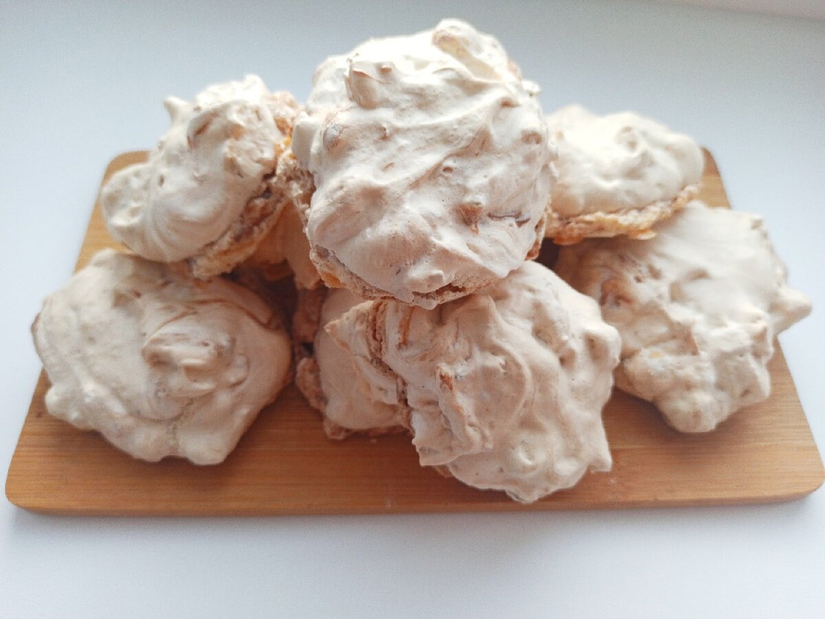 Печенье с безе и грецким орехом