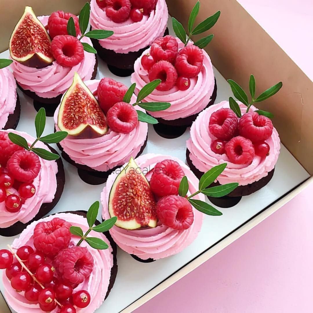 Капкейки с малиной