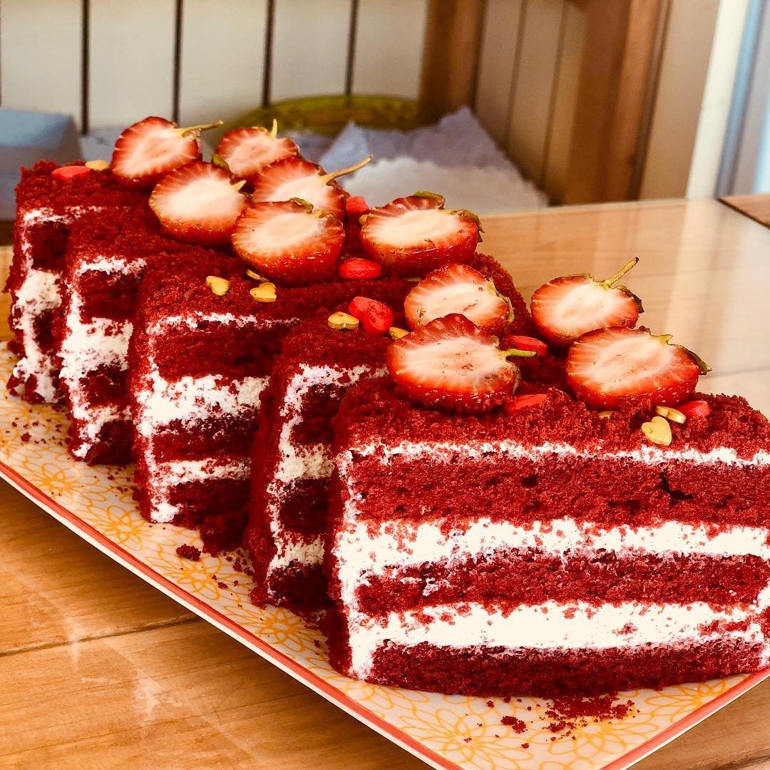 Торта "красный бархат" (Red Velvet).