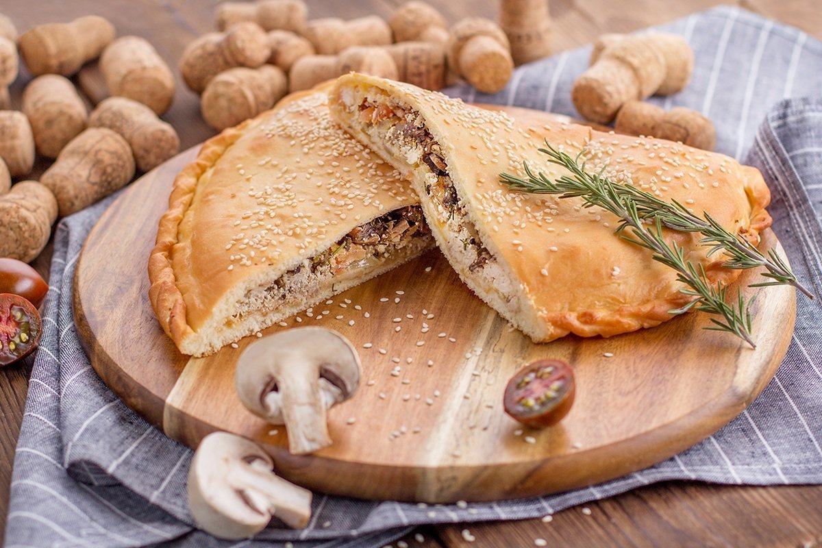 Кулебяка с вишней