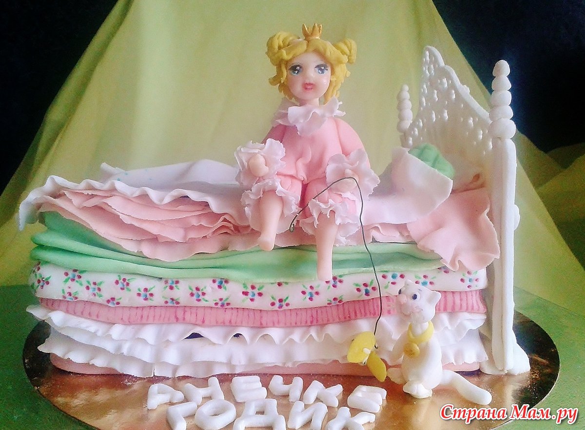 Торт для девочки с принцессой. Торт для маленькой принцессы. Торт с принцессами. Торт с принцессами для девочки. Красивый торт для принцессы.