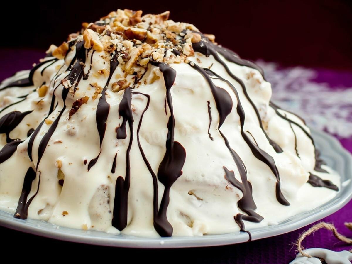 Торт с ананасами и сметанным кремом