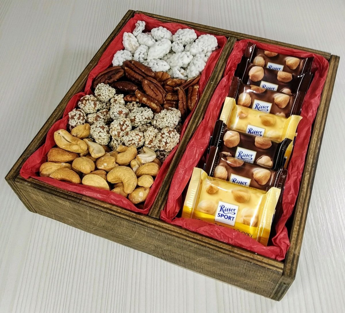 Набор сладостей в коробке