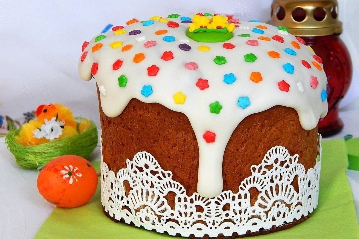 Кулич весь в глазури