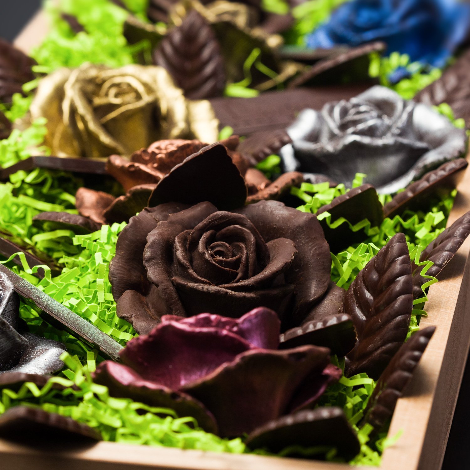 Цветы и шоколадка. Шоколадные цветы. Шоколадные розы. Шоколадные розочки. Цветы из шоколада.