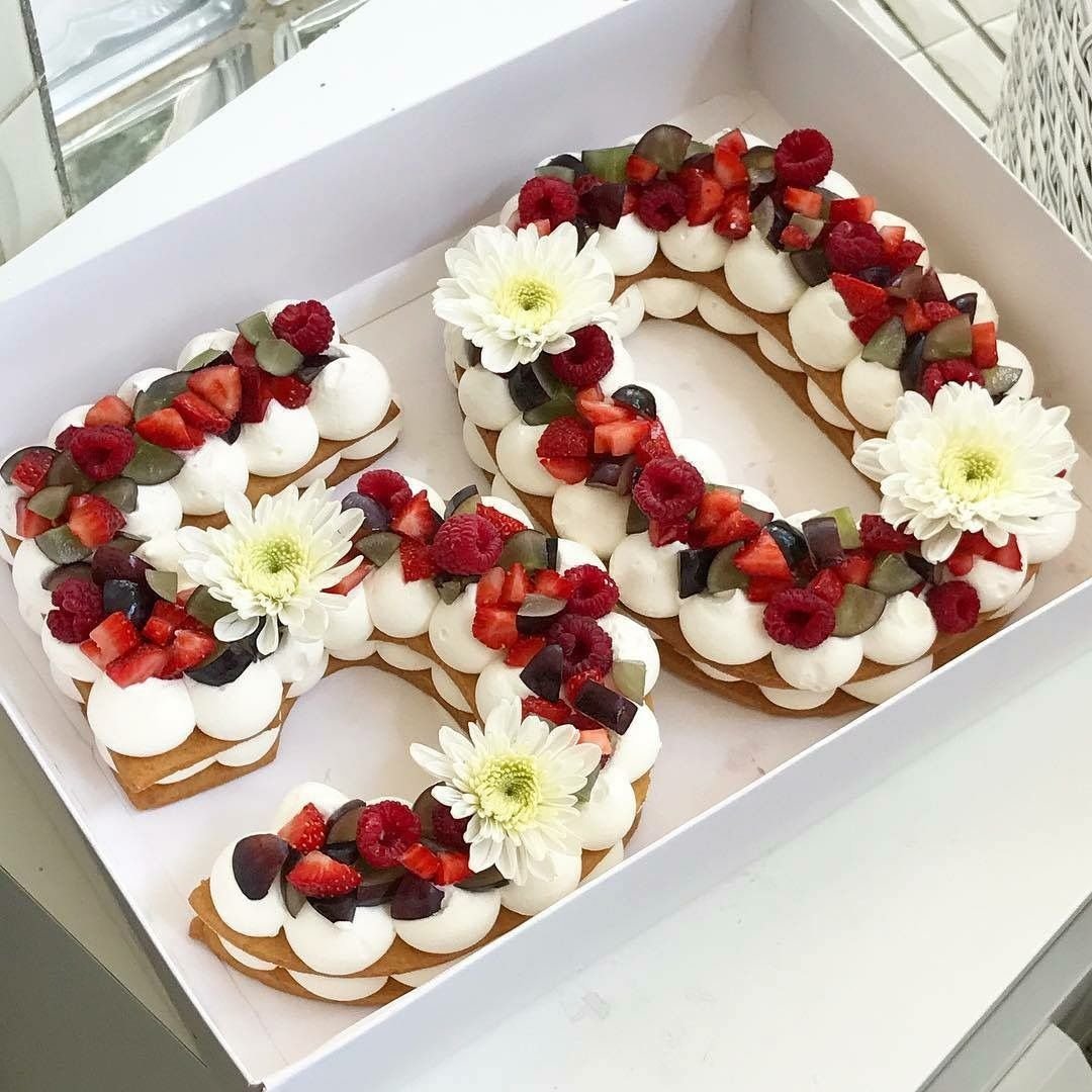 Торт с медовыми коржами и кремом чиз
