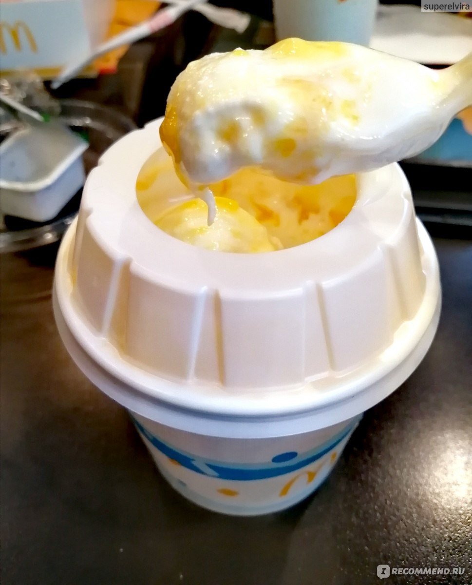 Грязный аппарат для мороженого Макдоналдс