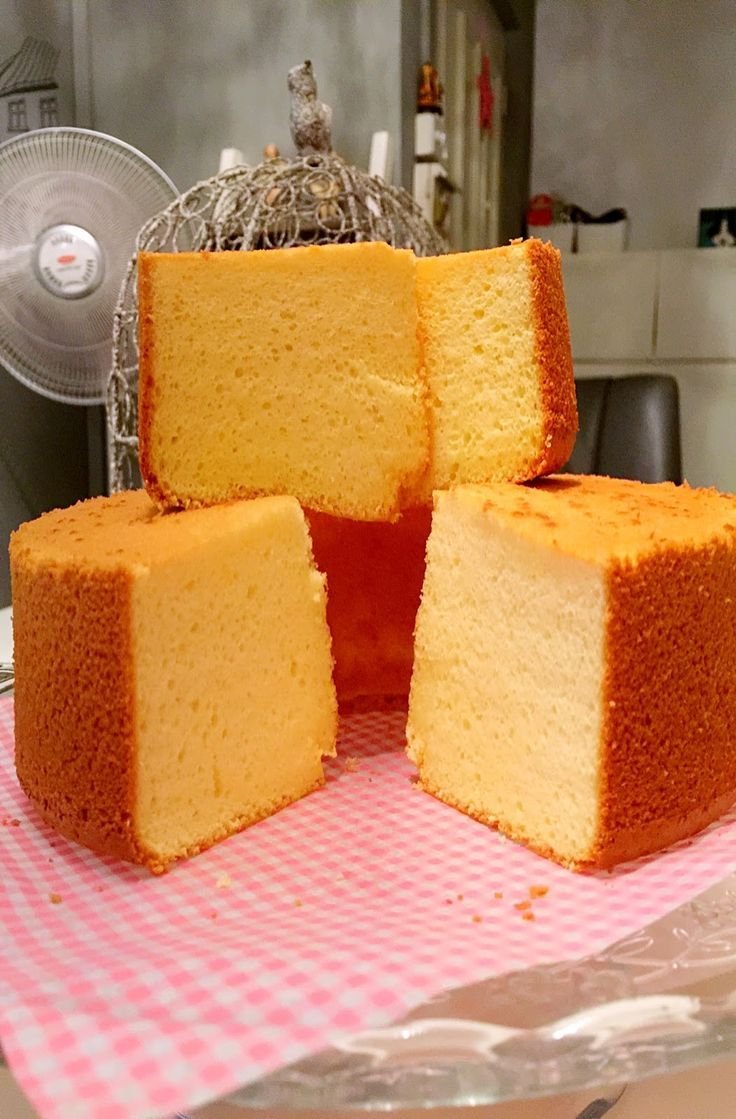Маковый торт с малиновым конфи