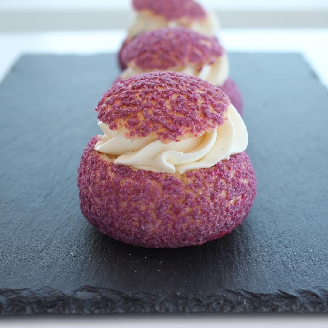 Муссовые пирожные с мхом