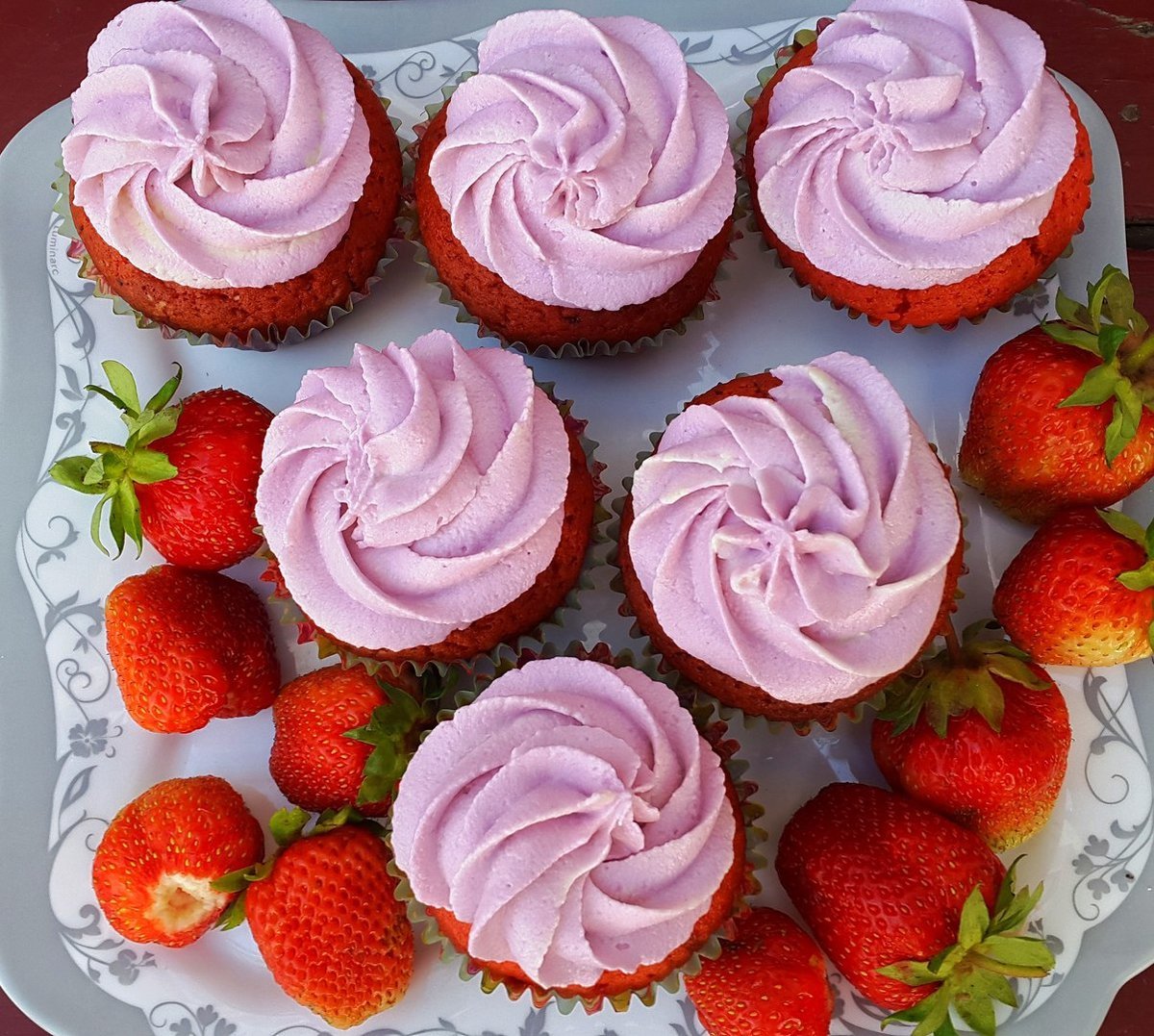 Украшения из крема