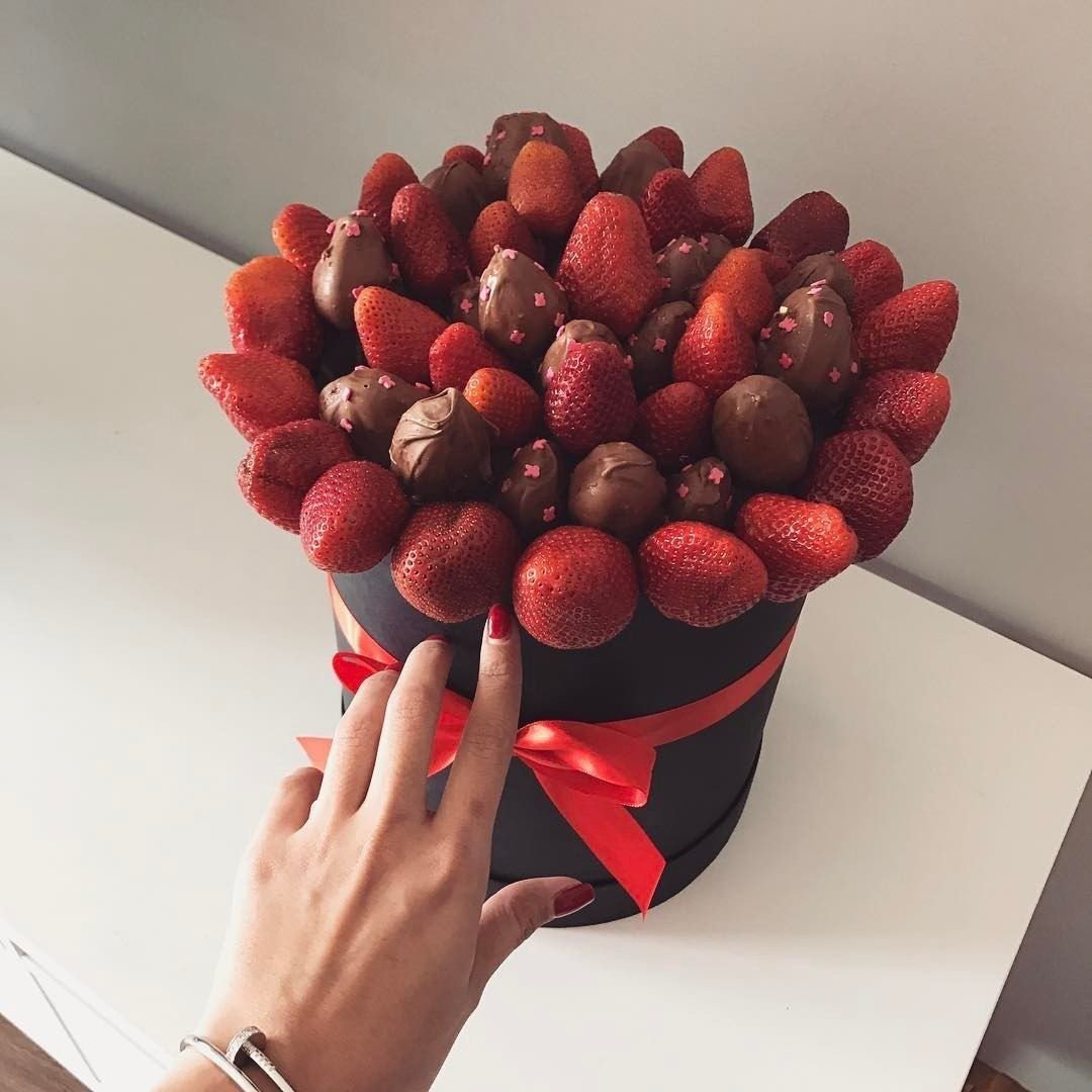 Букет из клубники в шоколаде в коробочке