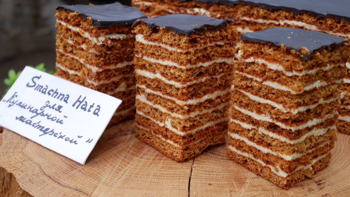Медовик с карамельной прослойкой