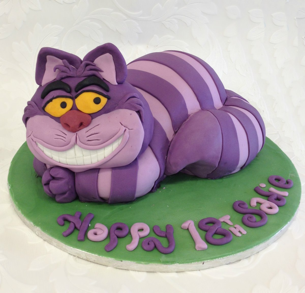 Торт с котом из мастики