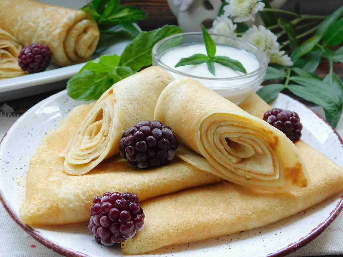 Блинчики со сметаной