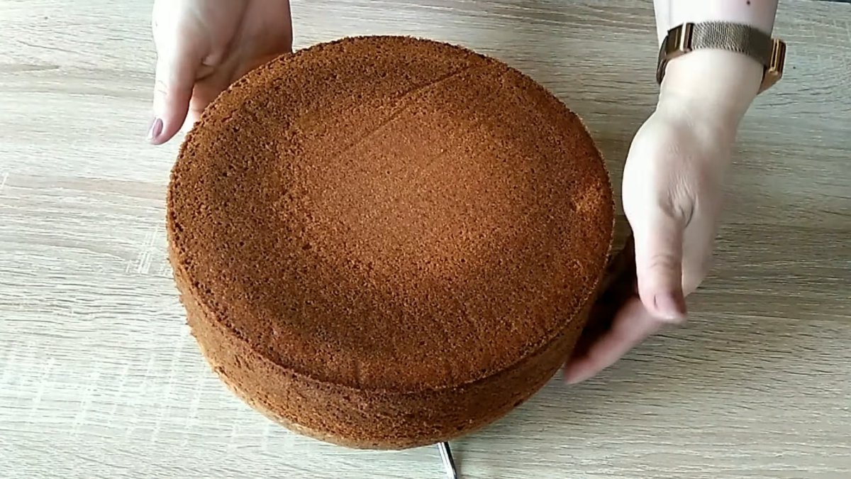 Морковный торт с вишневым конфи