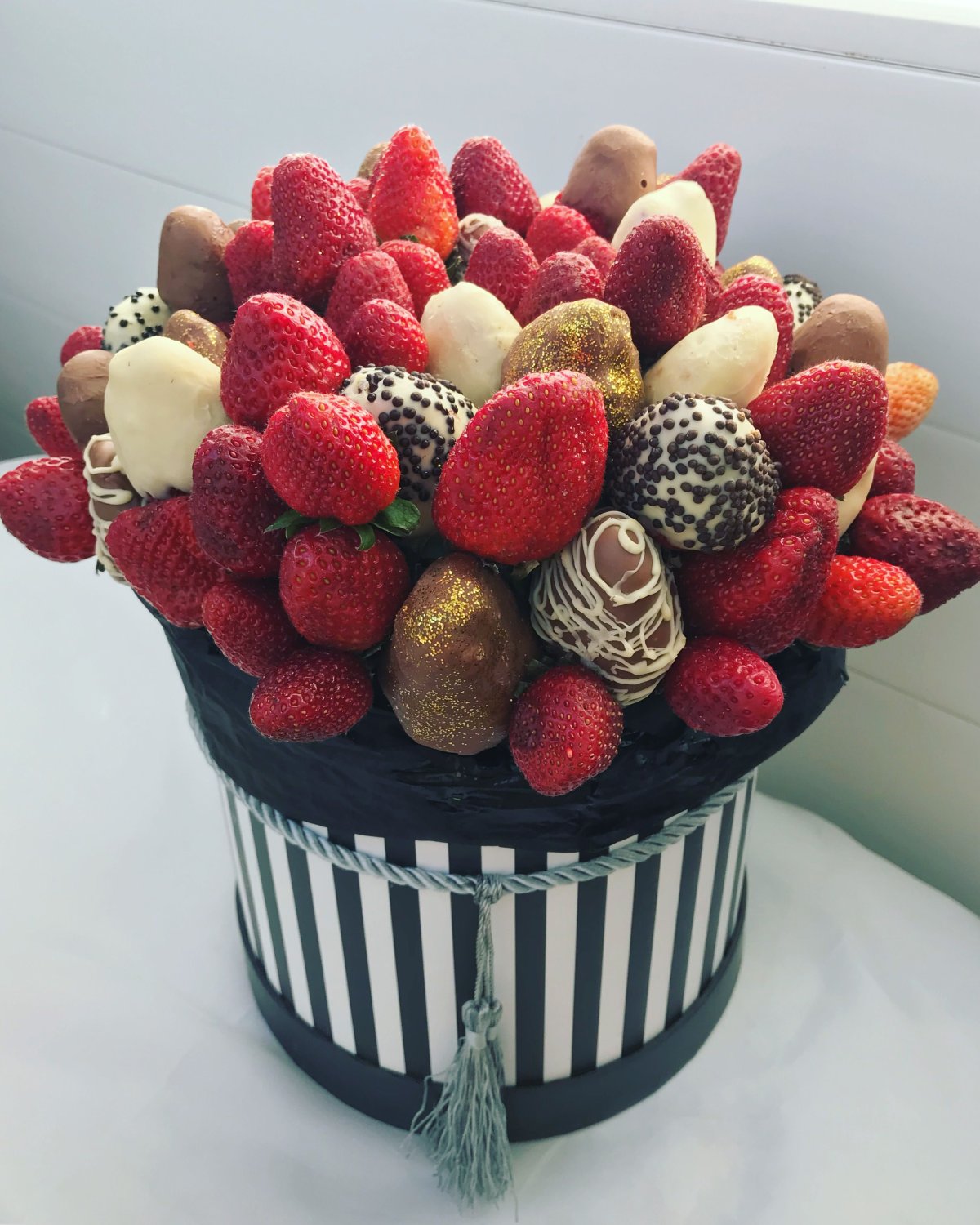 Мини букеты из клубники в шоколаде