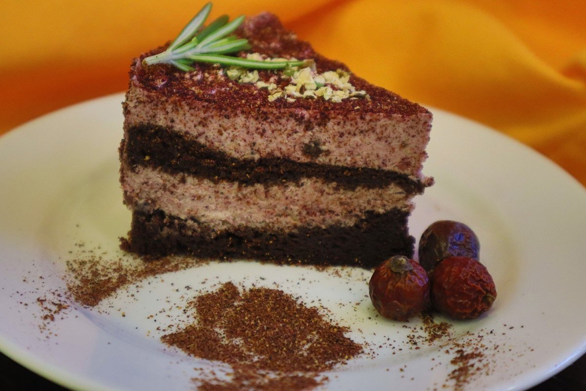 Маково черничный торт