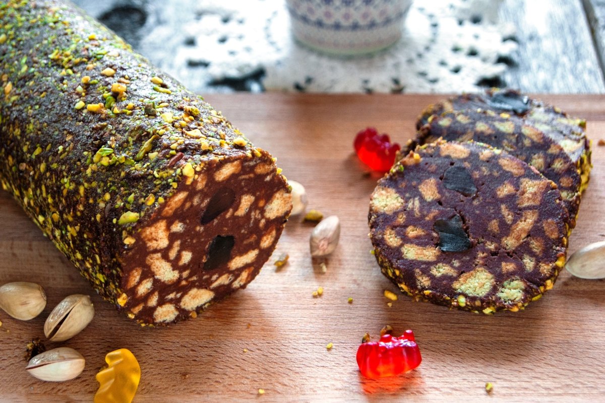 Шоколадная колбаса из кукурузных палочек