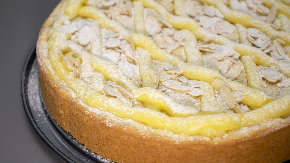 Пирог из рисовой муки с ягодами