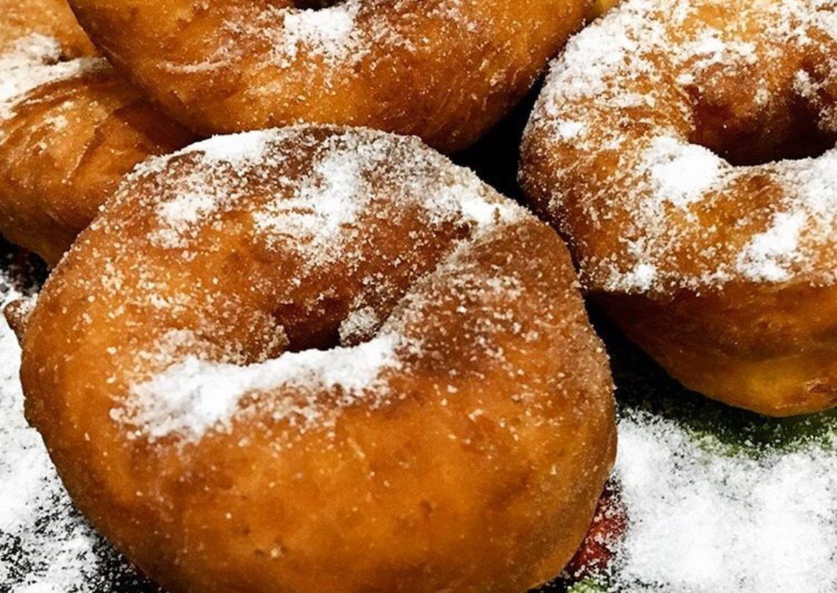 Пончики с сахарной пудрой