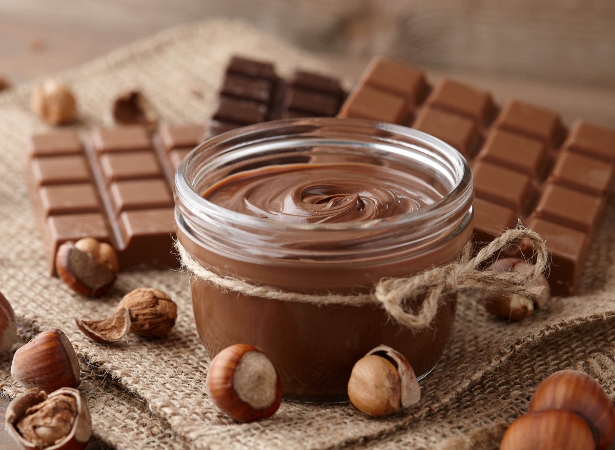 Ореховая паста Nutella с палочками