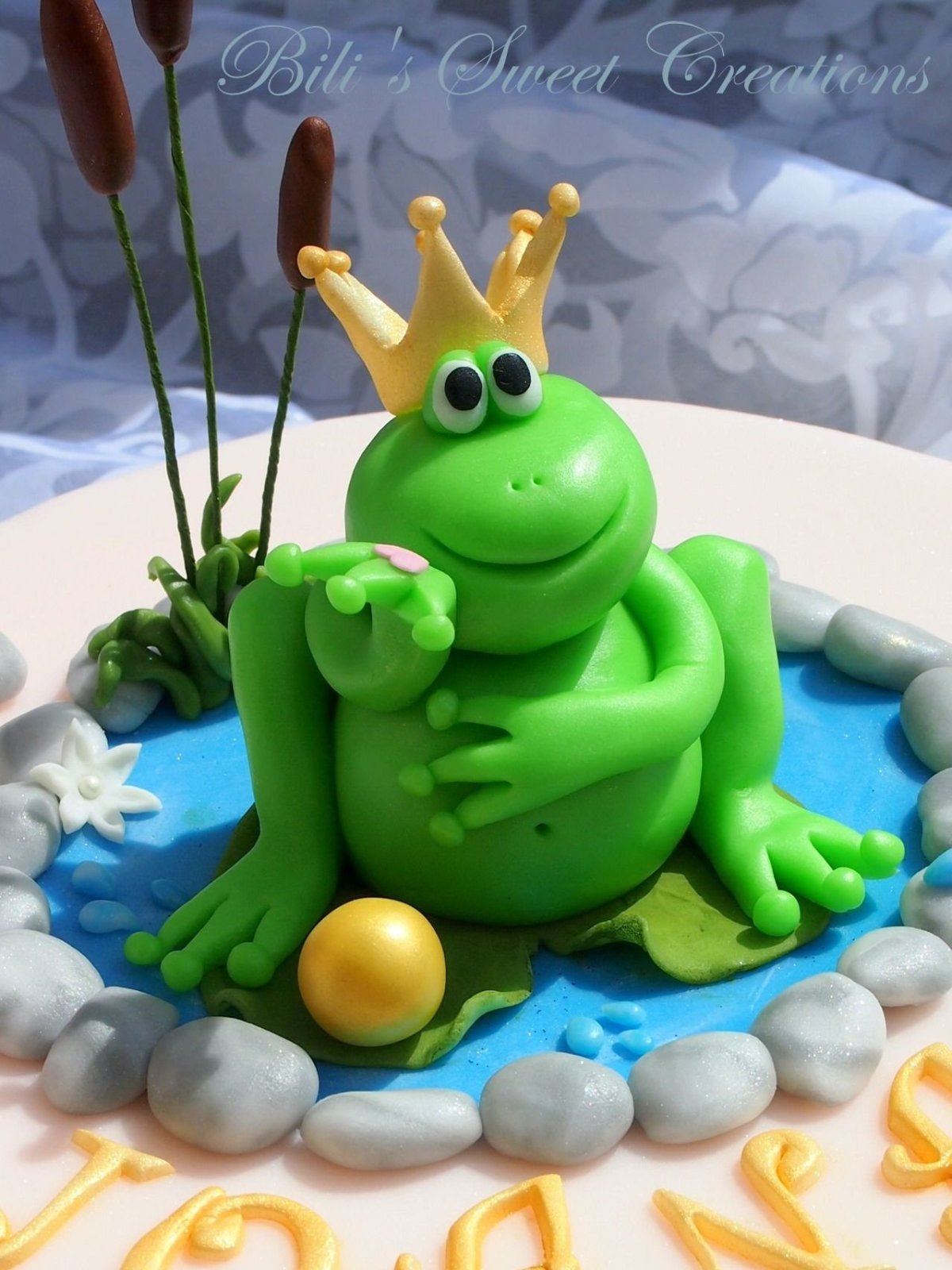 Жаба из мастики