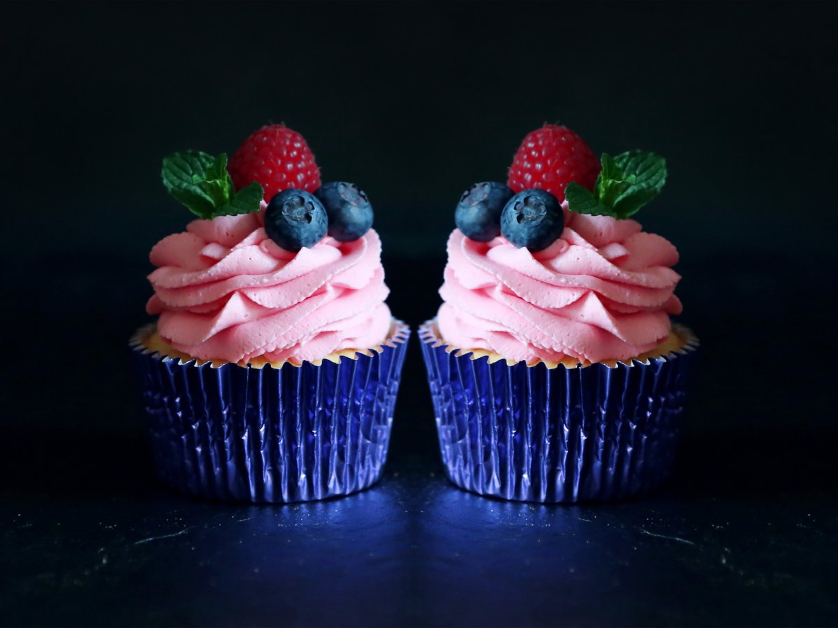 Мини кексы с клубникой