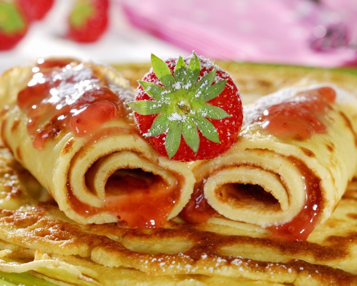 Блинчики с брусникой