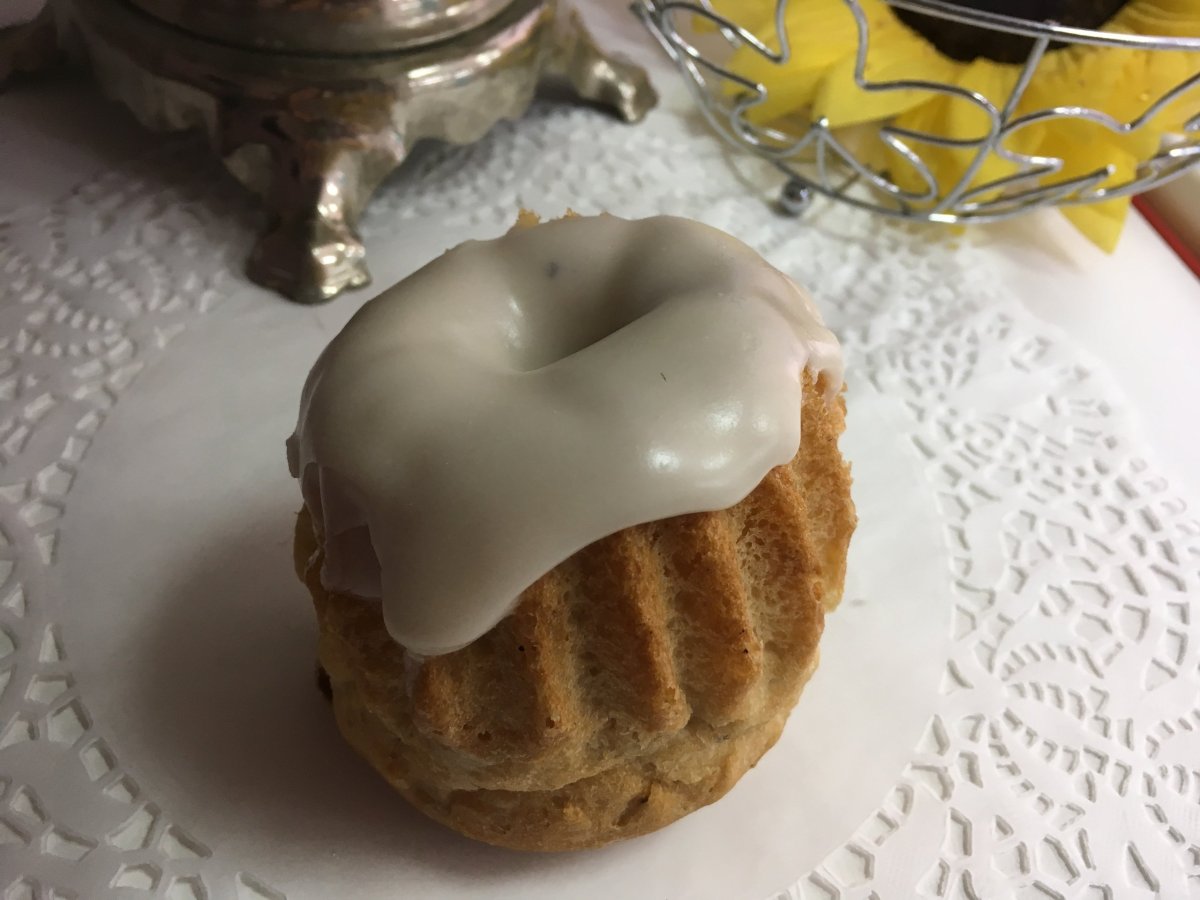 Булочка ромовая баба