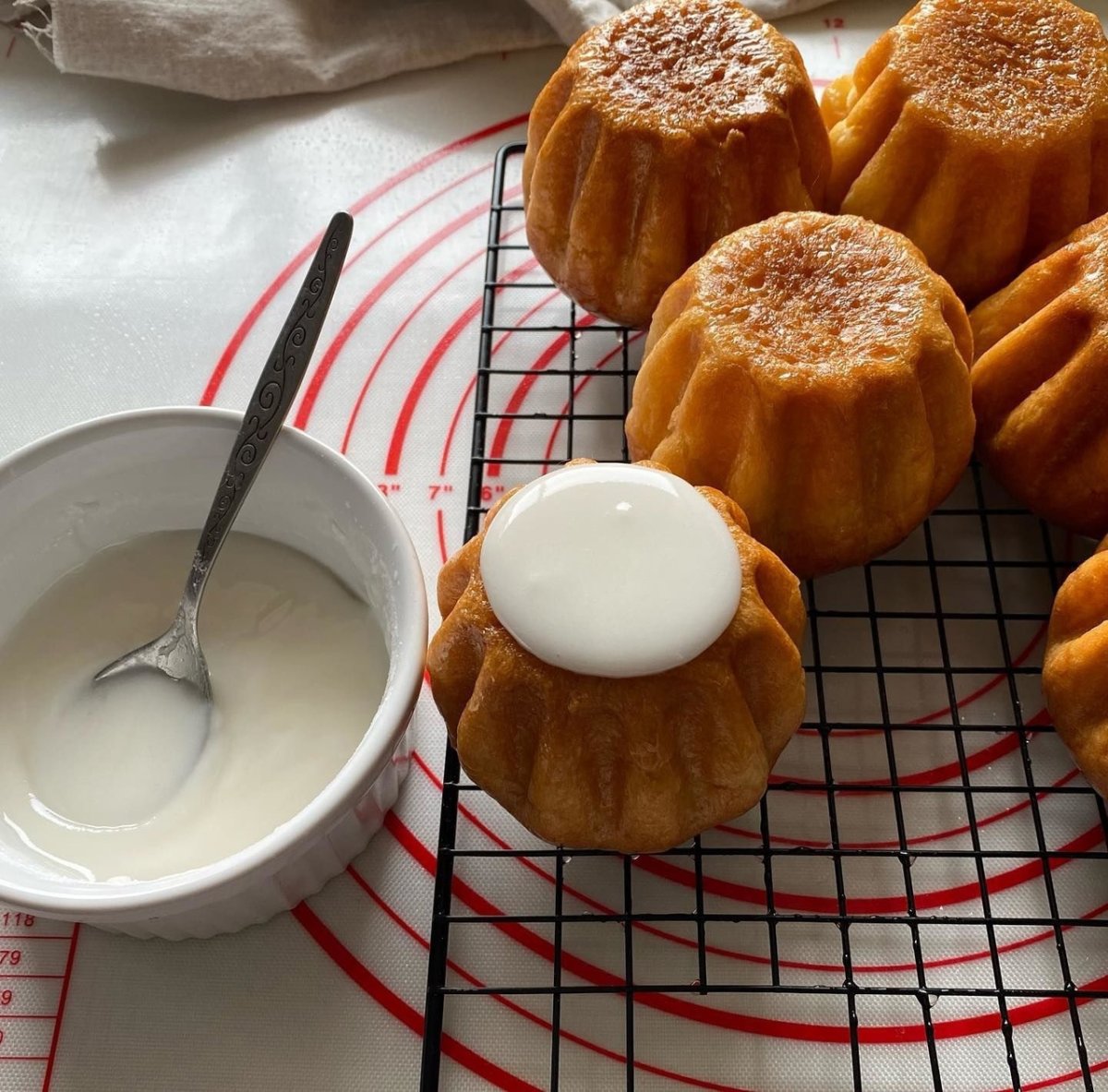 Булочка ромовая баба