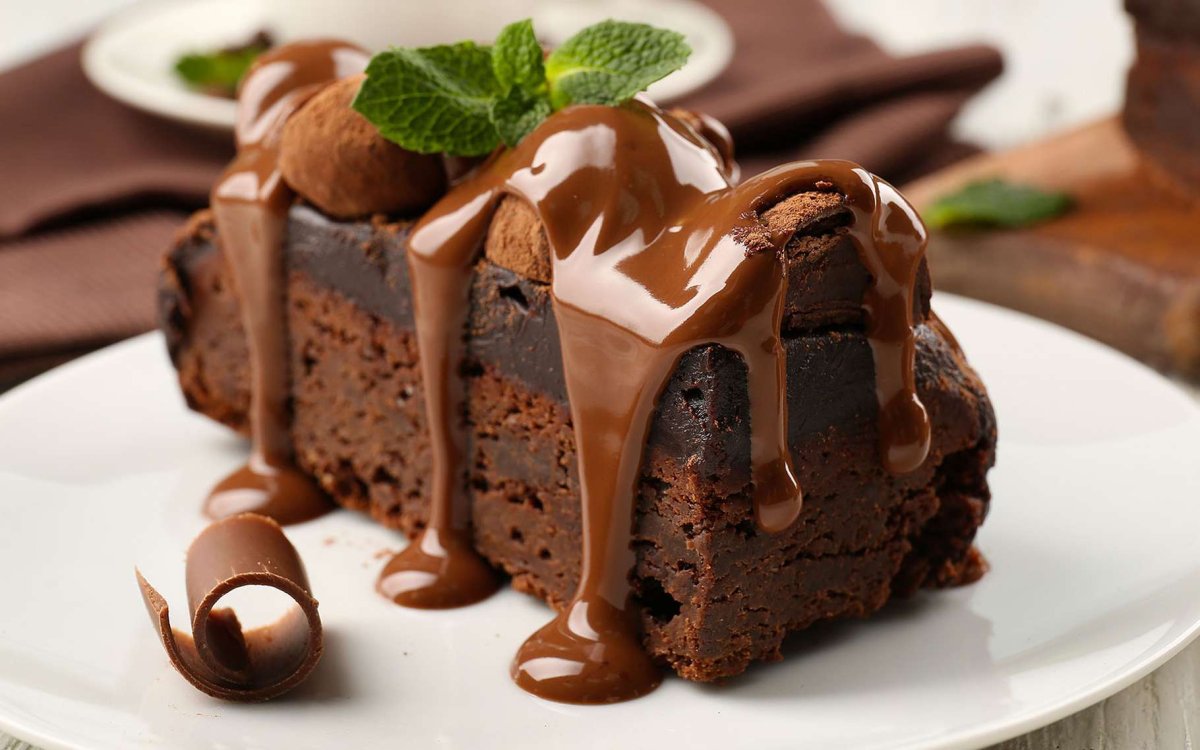 Десерт с шоколадом внутри