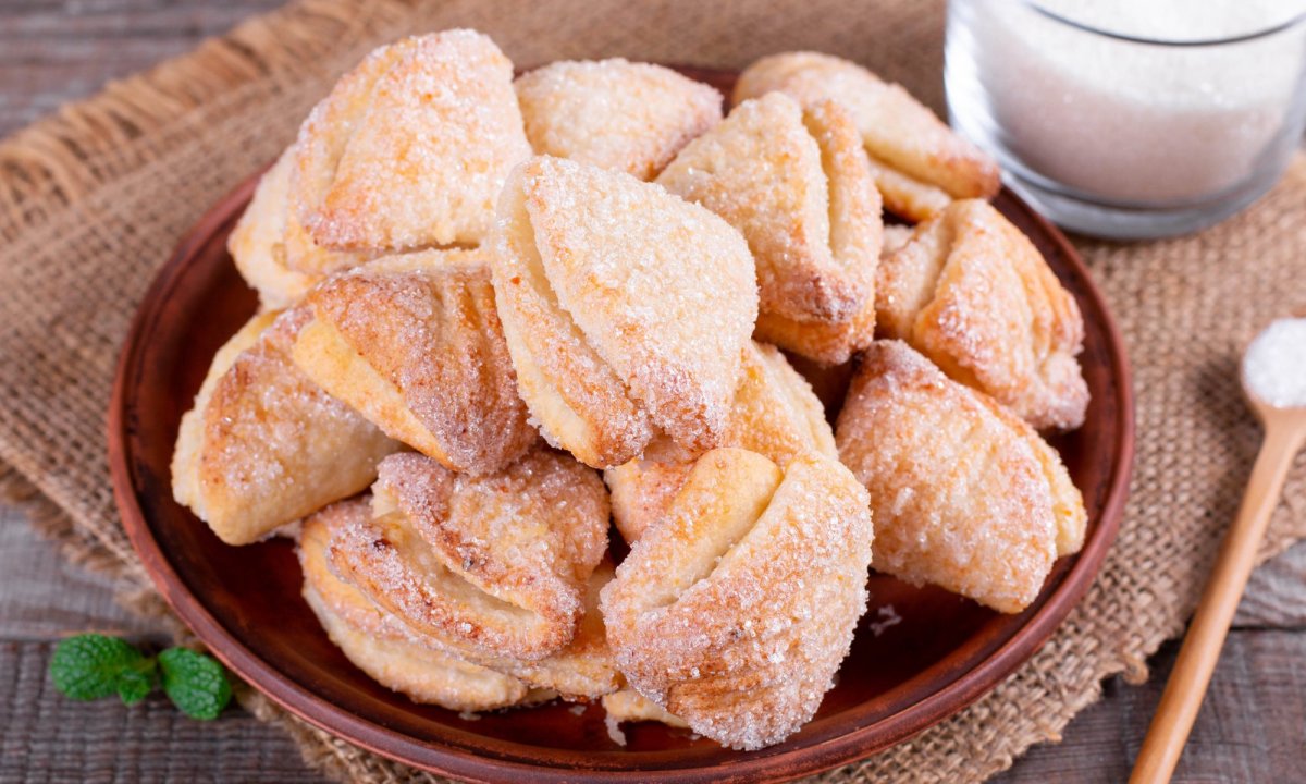 Печенье слойка с изюмом