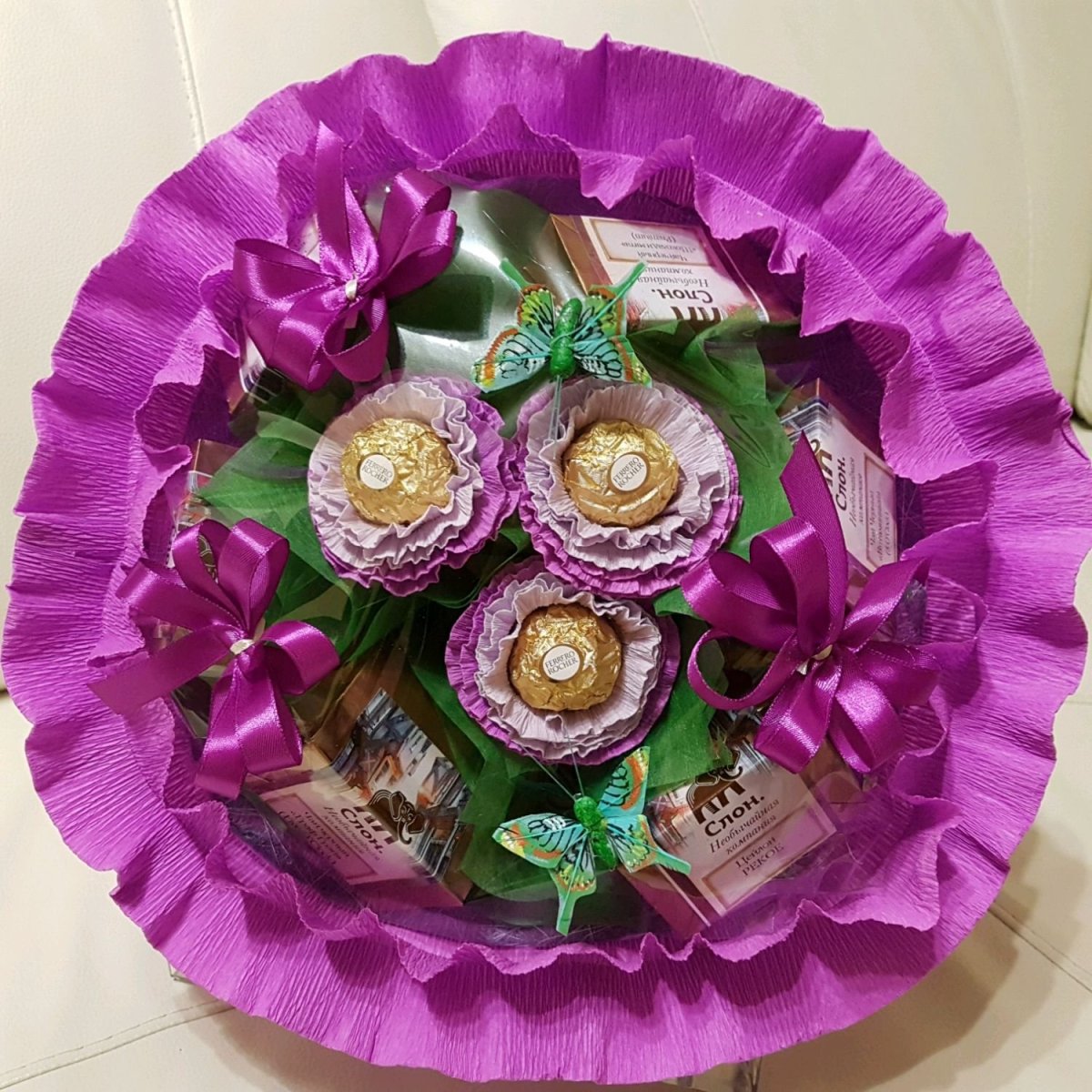 Букеты из чая и конфет на шпажках