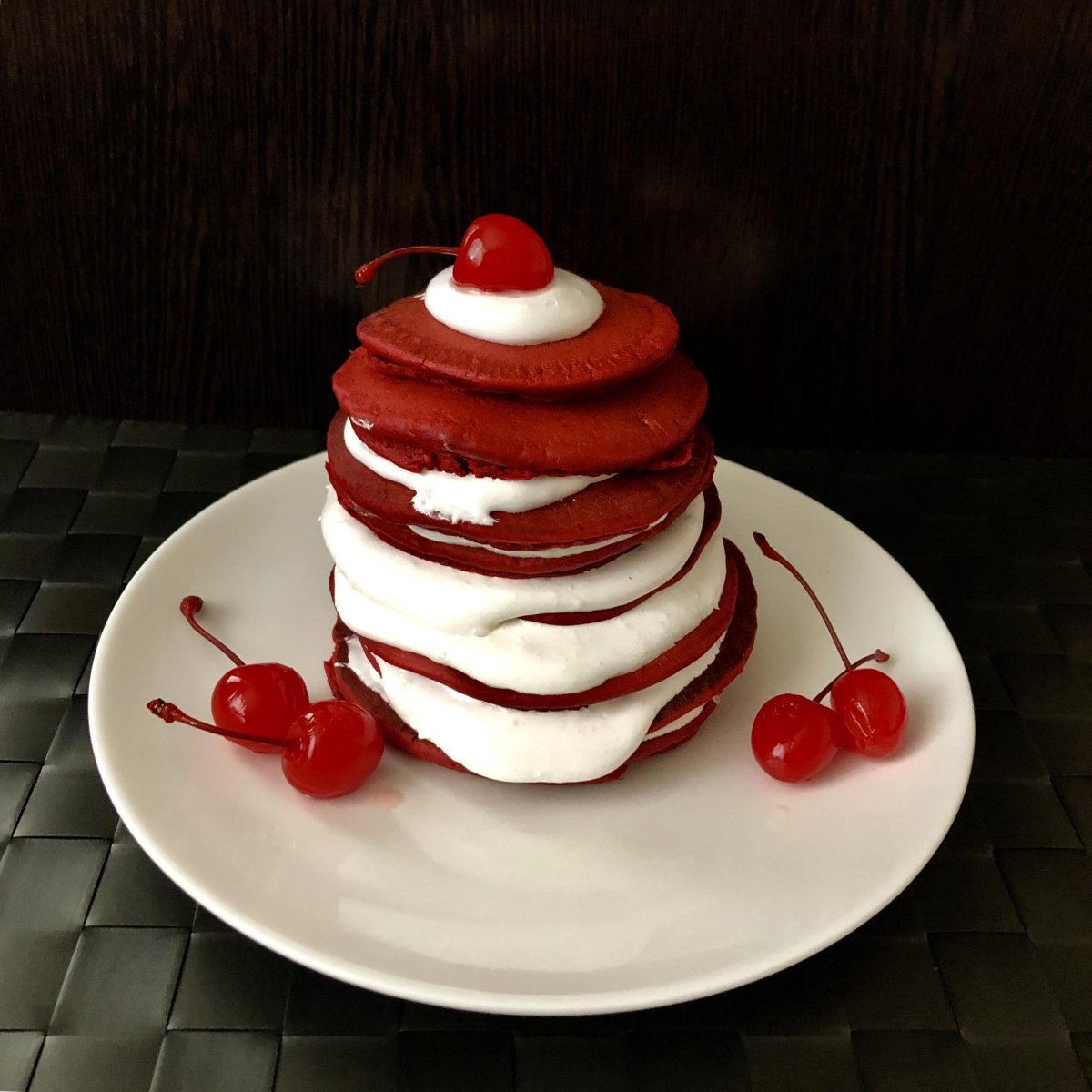 Панкейки красный бархат с кремом чиз