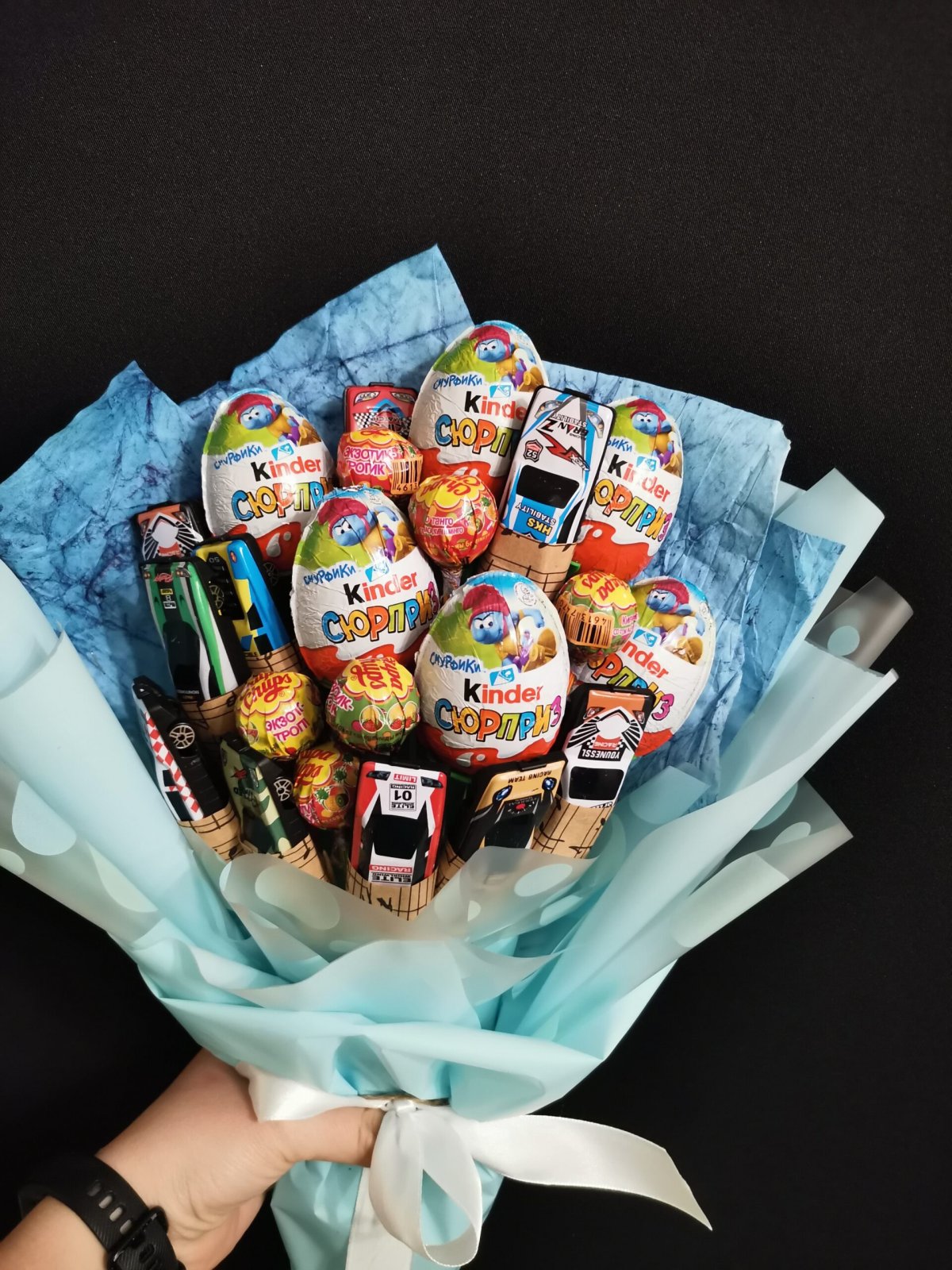 Букет из конфет Киндер для девочки